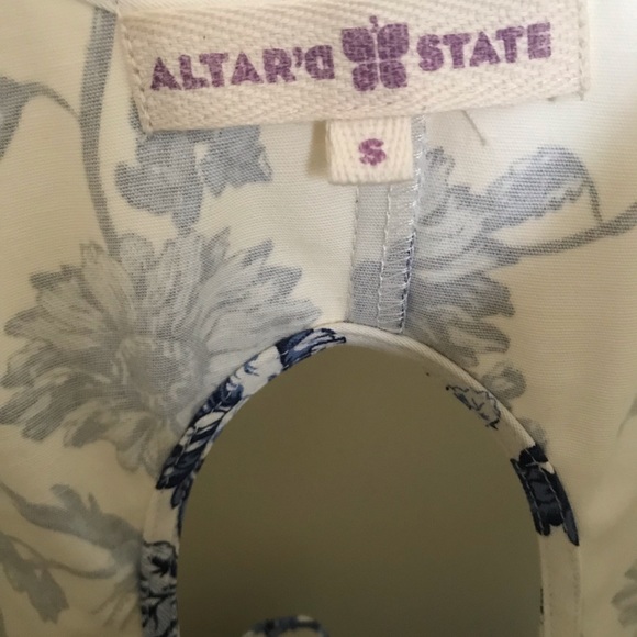 White dress - Picture 3 of 5